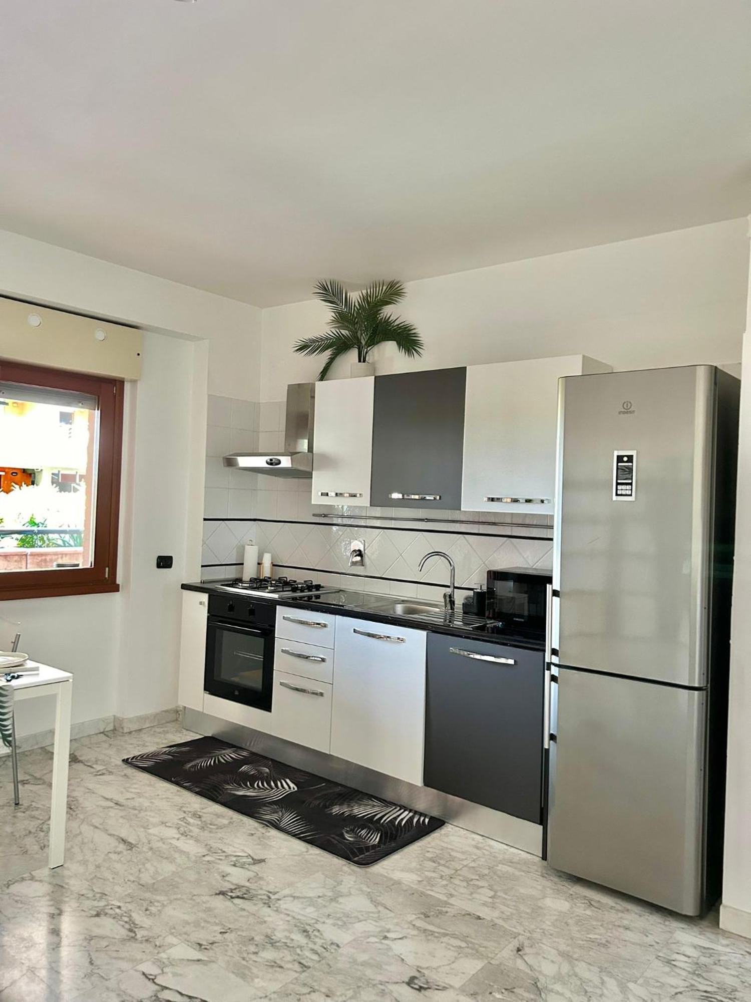 Appartamento Eur Con Piscina Esterna Roma